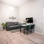 Akacfa 27 Two Bedroom Apartment