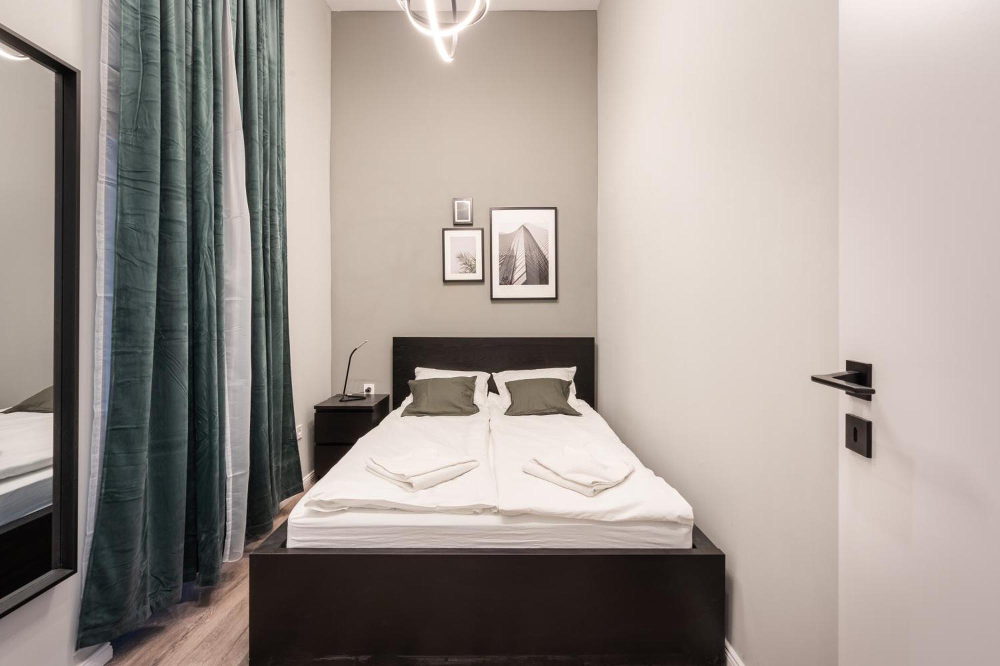 Apartment Akacfa 27 Two Bedroom Budapest